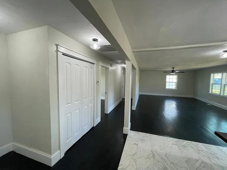 428 W Broadmoor St — Photo 11