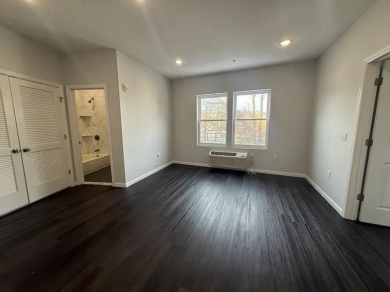 207 Redwood Ave #205 — Photo 11