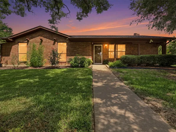 1300 Linda Ct, Cleburne, TX 76033