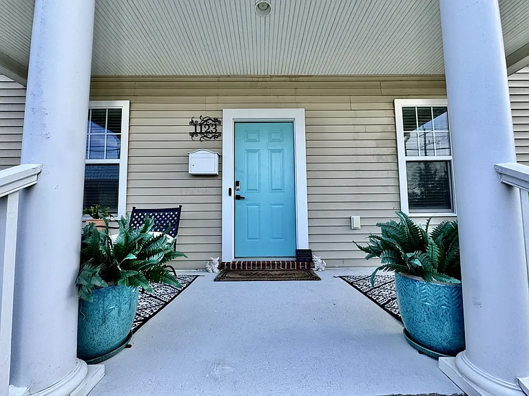 1123 W Ocean View Ave — Photo 7