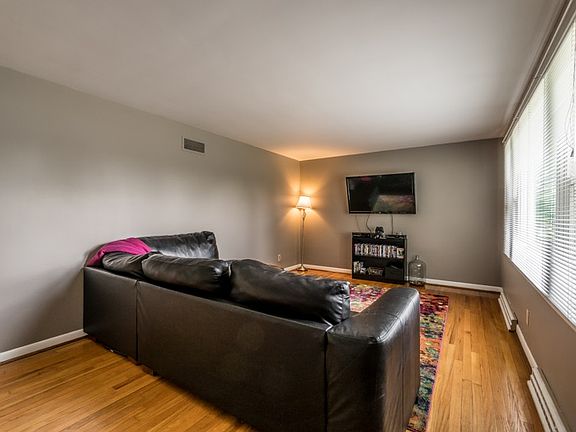 3rd image of 668 Wayskin Dr