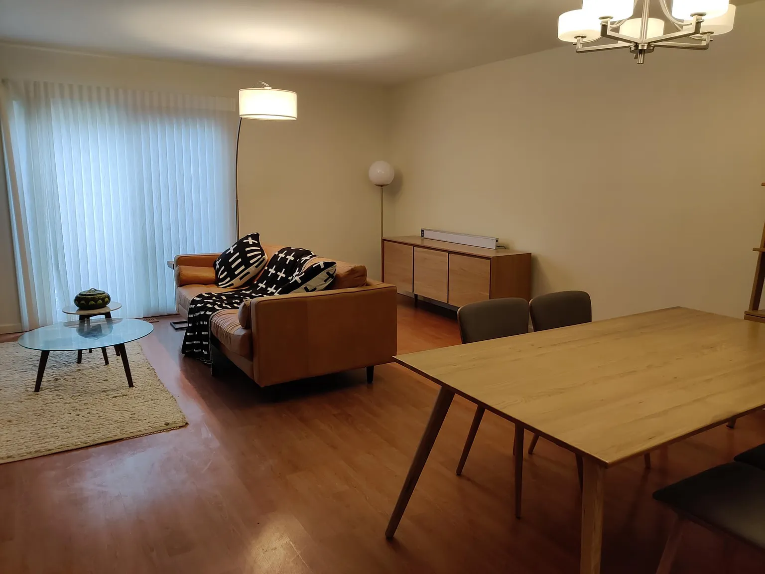 2 bed, 2.5 bath, 1280 sqft, $2,000 — Photo 2