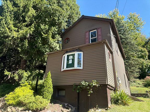 2nd image of 124 Oakdale Rd