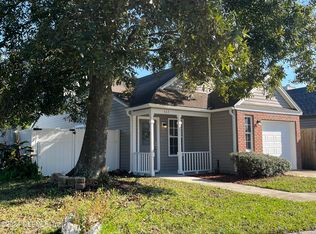 563 Staffordshire Dr E, Jacksonville, FL 32225