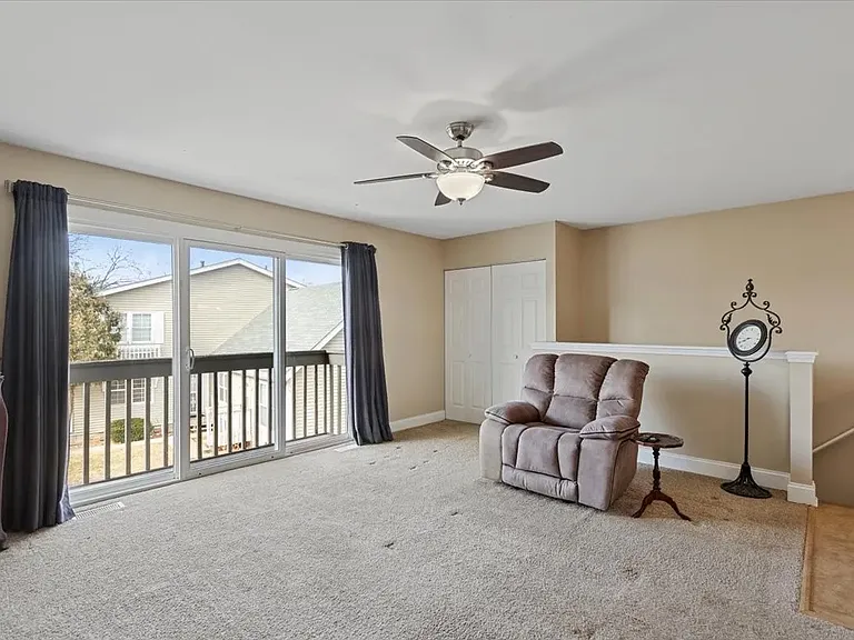 227 Elkhorn Ct #D — Photo 1