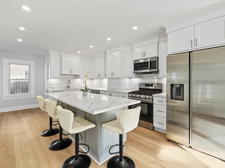 14 Plymouth Ave #A — Photo 1