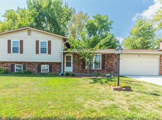 1 N Hillview Dr, Saint Peters, MO 63376