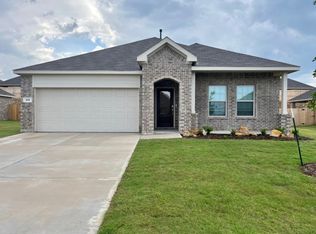 213 Coconut Dr, Azle, TX 76020