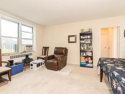 Sold by Re/Max In The City | media 6