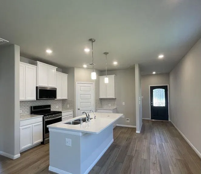 7052 Silverleaf Oak St — Photo 4
