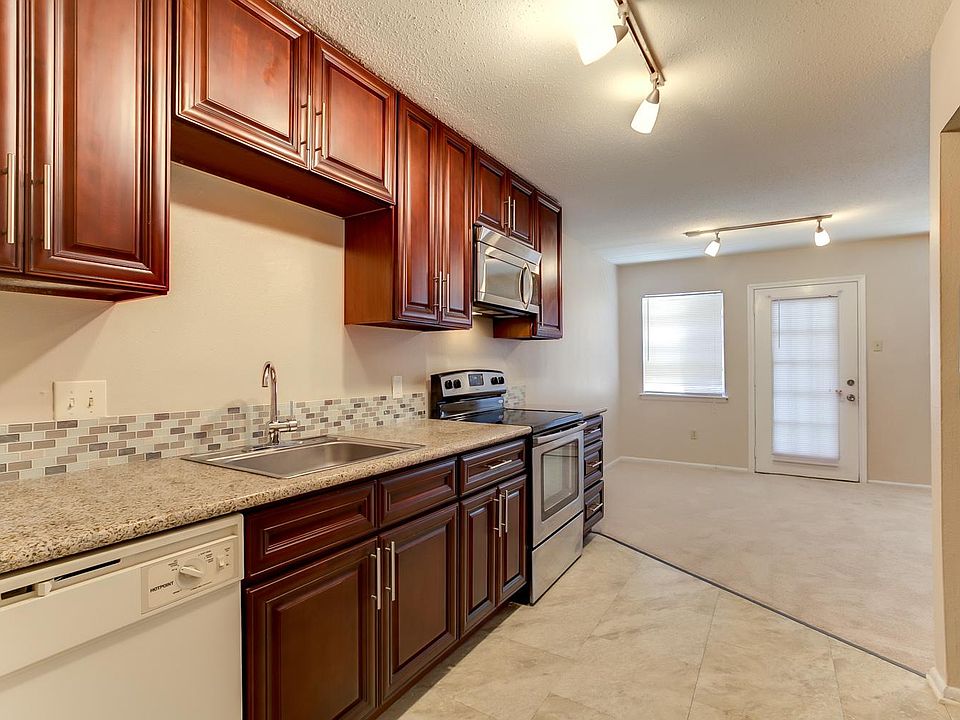 1st image of 4201 Belvedere St APT 211