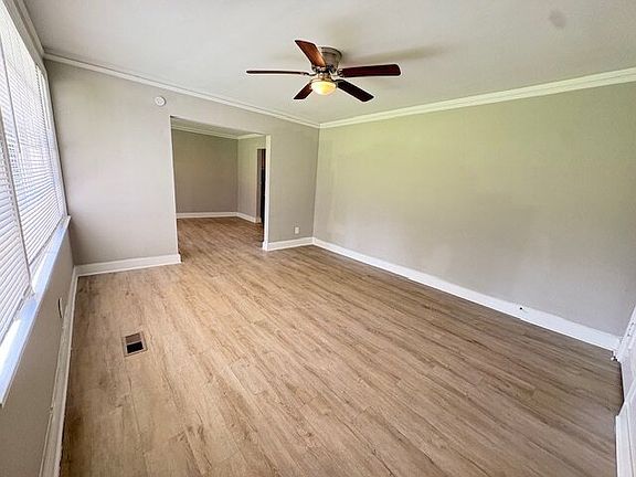 3rd image of 2823 Barbara Rd