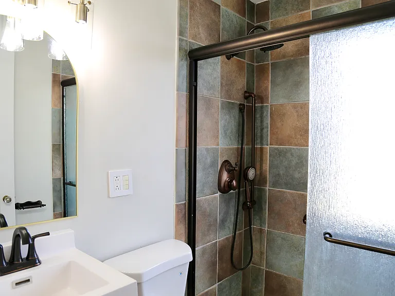 13613 Clifford Ave — Photo 14