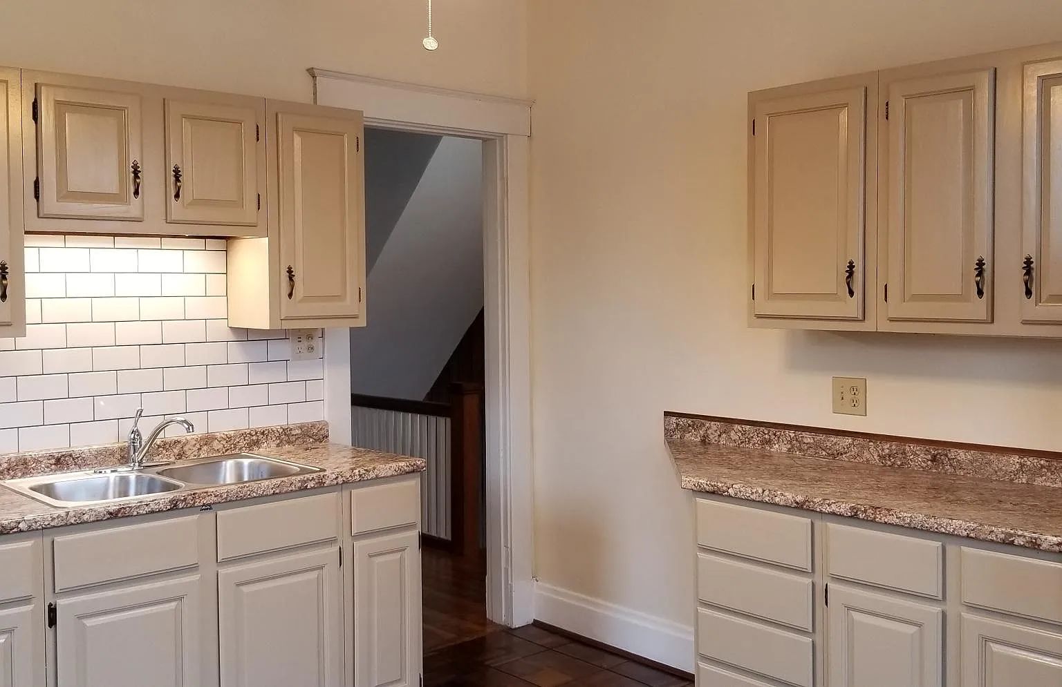 3 bed, 1388 sqft, $1,970 — Photo 3