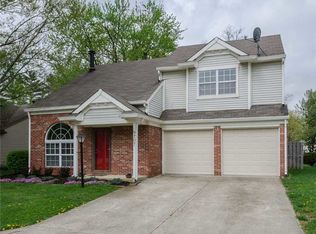 9707 Pine Ridge East Dr, Fishers, IN 46038
