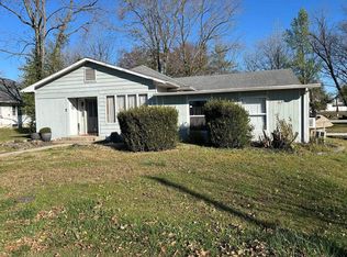 307 N Pine St, De Soto, IL