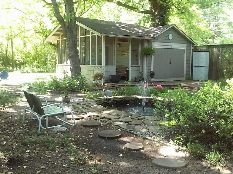 675 Loeb St — Photo 7
