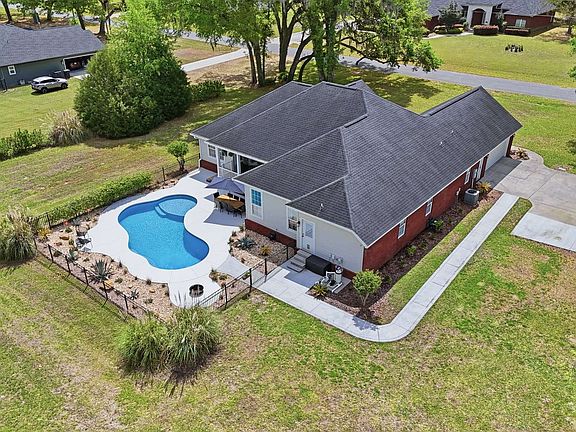 4th image of 367 SW Legacy Gln