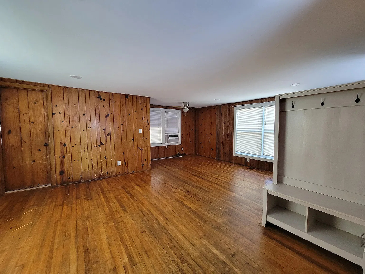 Studio, 400 sqft, $1,225 — Photo 3
