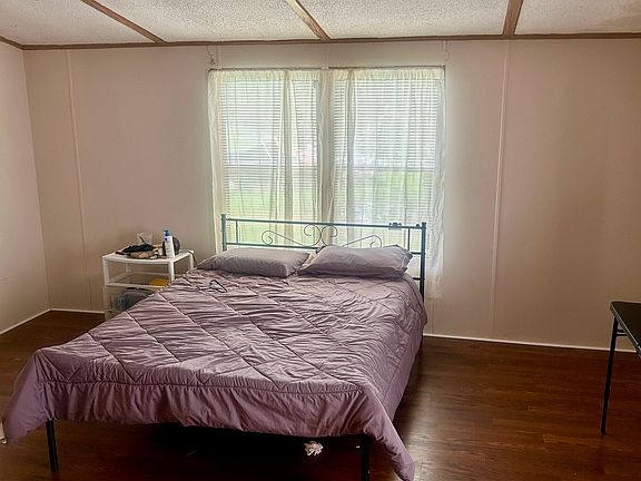 5th image of 215 Grogan Rd