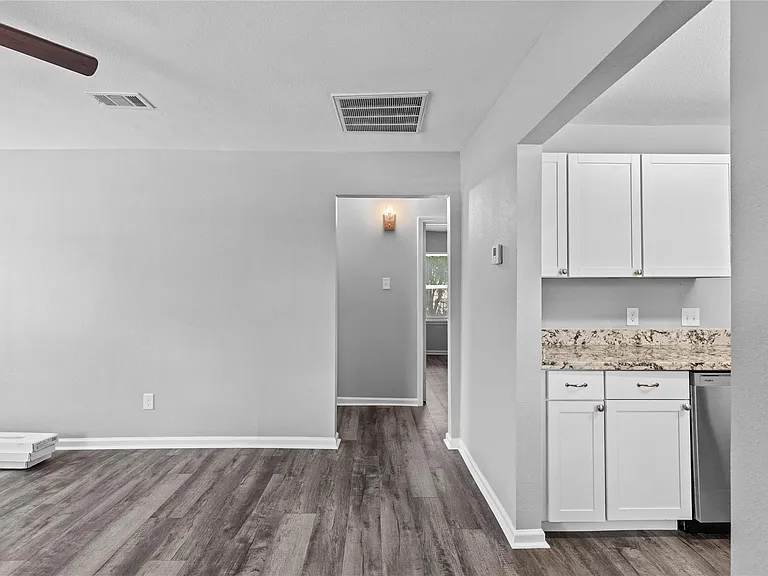 4838 Van Fleet St — Photo 5