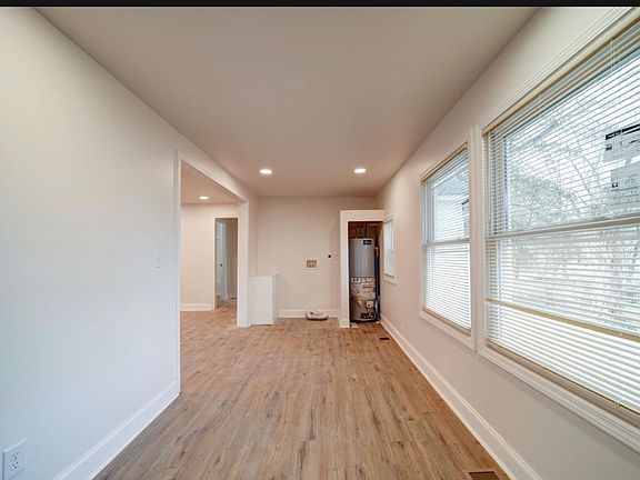 2nd image of 921 N Weldon St