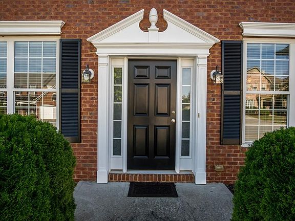 2nd image of 518 Papillion Trce