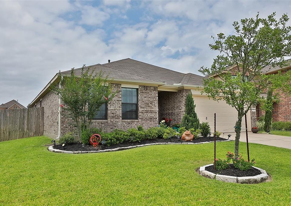 1st image of 23119 Red Birch Ct