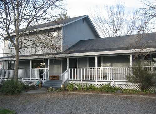 2nd image of 1598 McKinley Rd