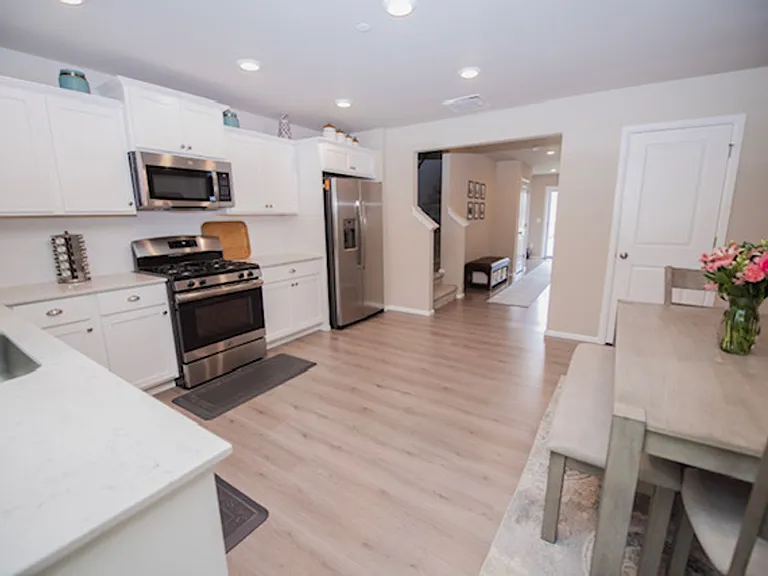 1118 Swan Loop — Photo 4