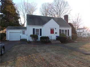10 Sherwood Ter, Old Saybrook, CT 06475
