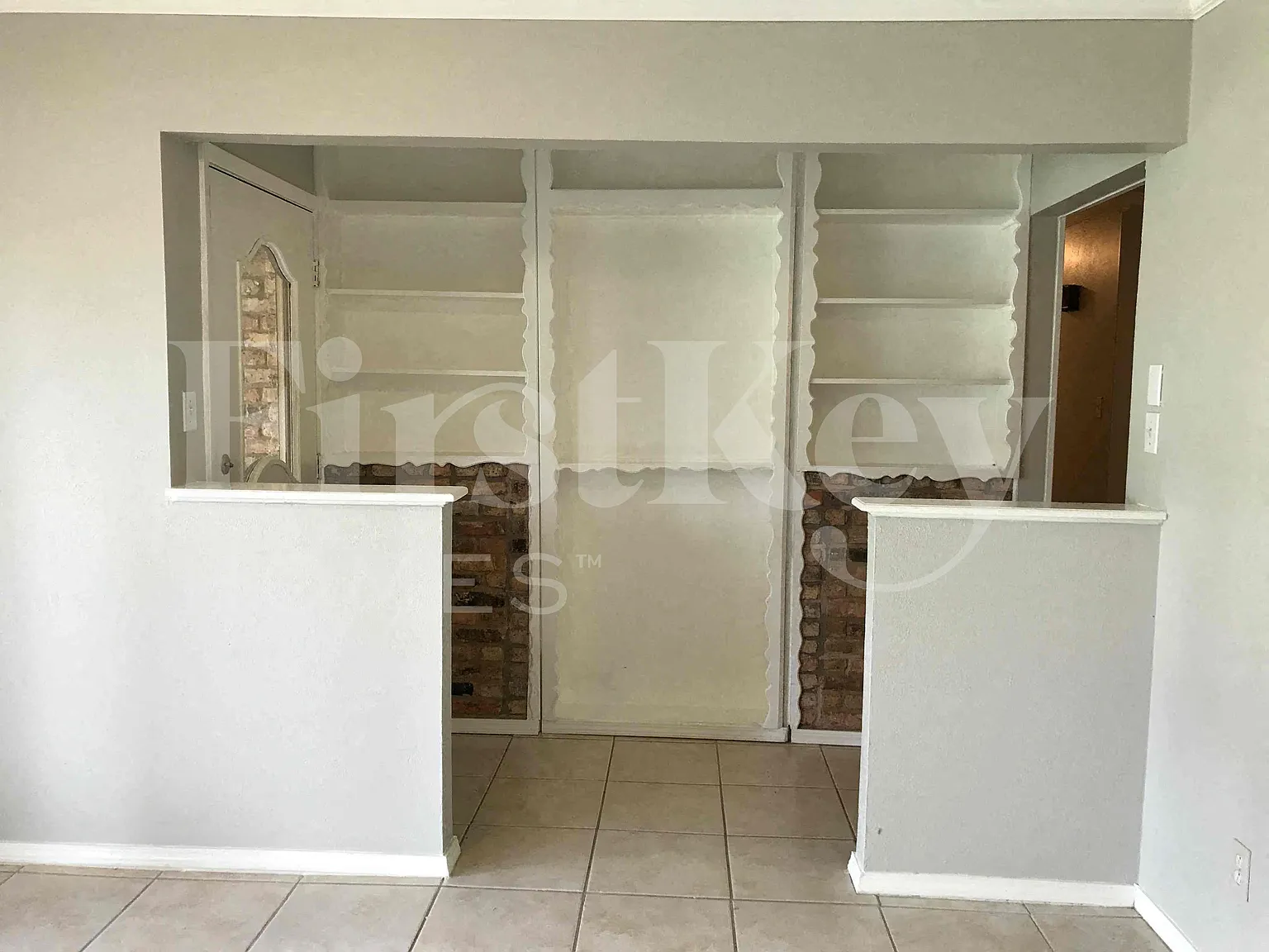 4 bed, 2.0 bath, 2446 sqft, $2,185 — Photo 4