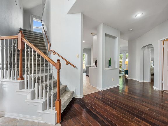 4th image of 10808 Beachmont Ln
