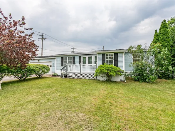 17 Sullivan St, Mount Morris, NY 14510