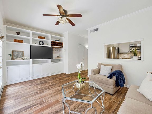 5th image of 1805 Stoney Brook Dr APT 105