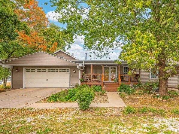 21524 N Slane Rd, Princeville, IL 61559