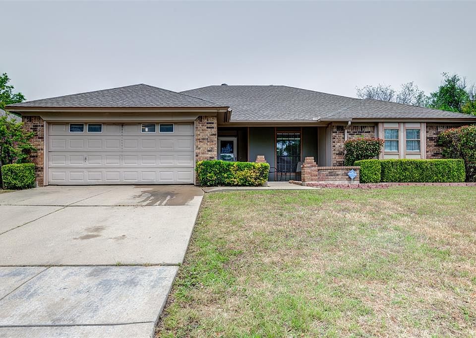 1st image of 931 Flagstone Dr