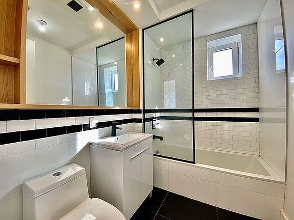 5th image of 2286 Atlantic Ave #7B