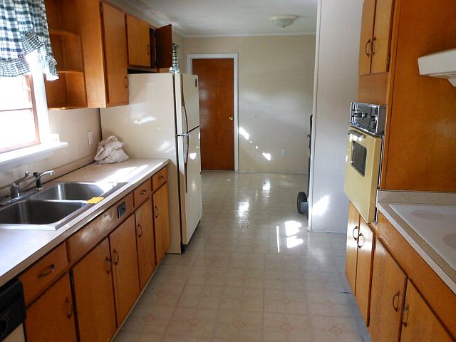 1st image of 14 Shady Branch Ln