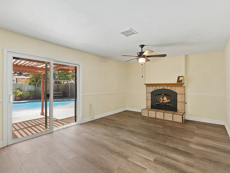 2226 Paloma Ave — Photo 2