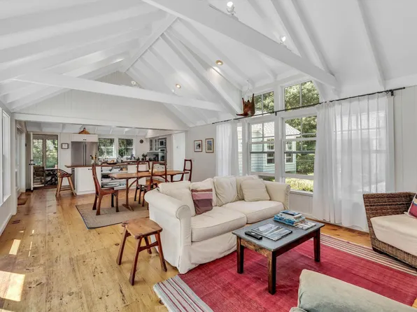 16 Toms Hill Road, Truro, MA 02666