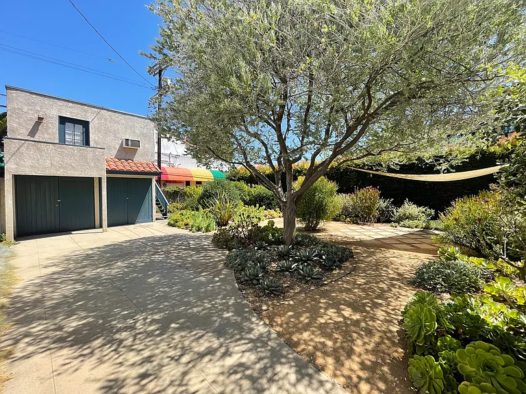 1950 Midvale Ave — Photo 27