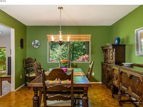 5th image of 10590 SE Eastmont Dr