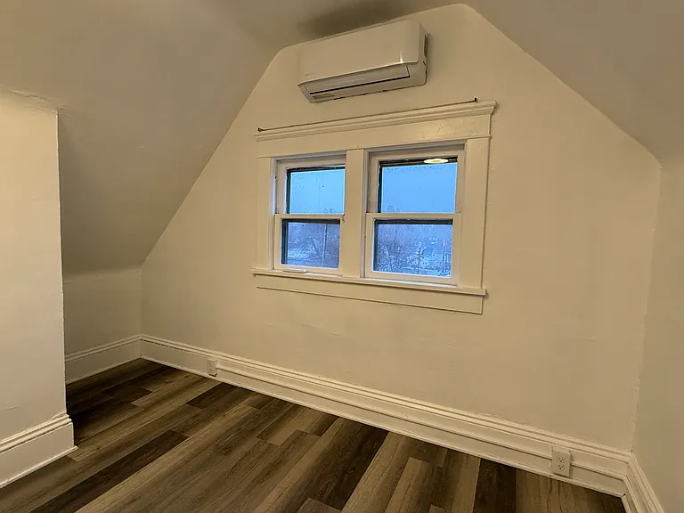 105 Sturges Ave #C — Photo 7