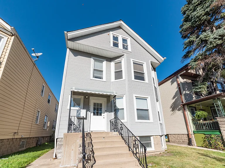 5344 W Eddy St #G — Photo 1