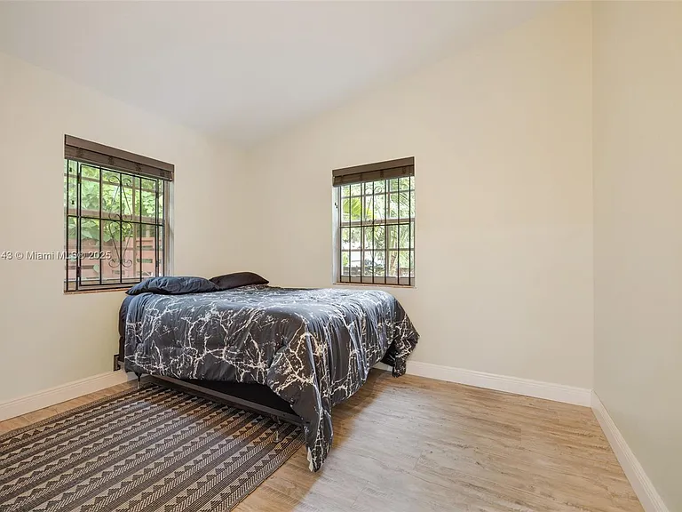 6401 SW 63rd Ct — Photo 15
