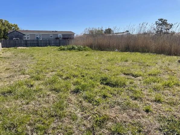 8271 Sea Bird Dr, Chincoteague Island, VA 23336