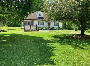 1300 Cain Rd, Youngstown, NY 14174