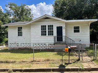 14 Canal St, Chickasaw, AL 36611