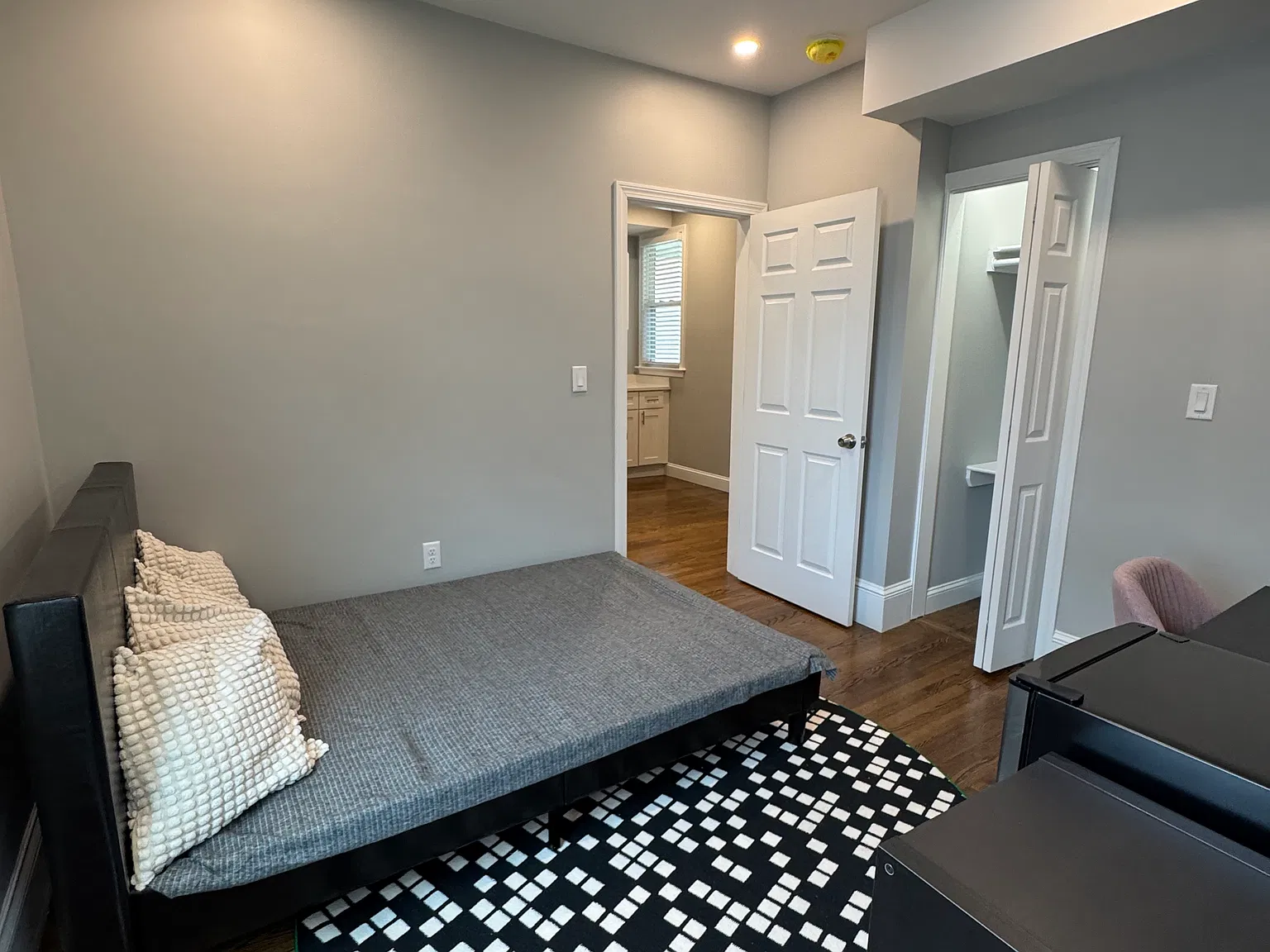 10 bed, 8.5 bath, 2500 sqft, $17,000 — Photo 3